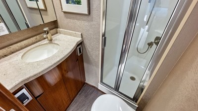 2018 VIKING 62 Convertible - photo 26