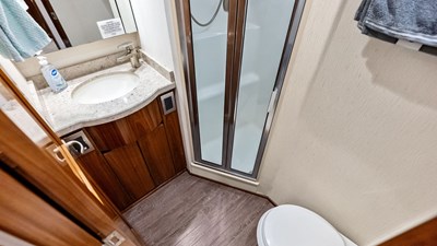 2018 VIKING 62 Convertible - photo 30