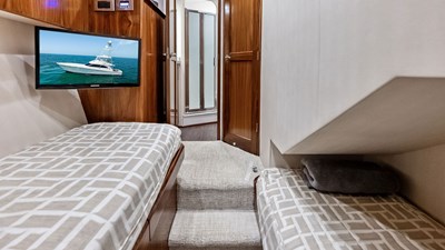 2018 VIKING 62 Convertible - photo 33