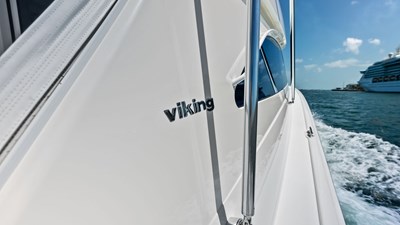 2018 VIKING 62 Convertible - photo 55