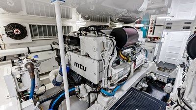 2018 VIKING 62 Convertible - photo 65
