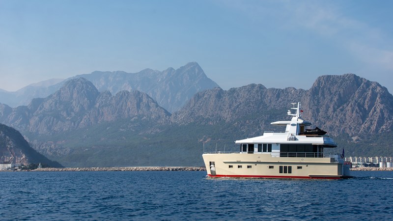 B60 Dzam_Exterior3