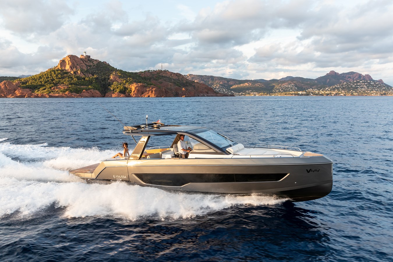 2027 SCHAEFER YACHTS — photograph 2