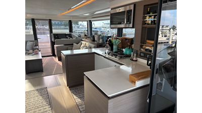 2023 LEOPARD 53 Powercat - photo 10