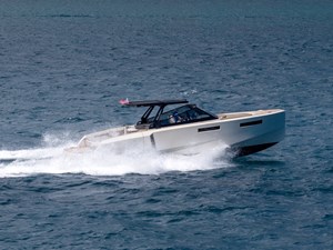 2023 EVO YACHTS R4 - photo 23