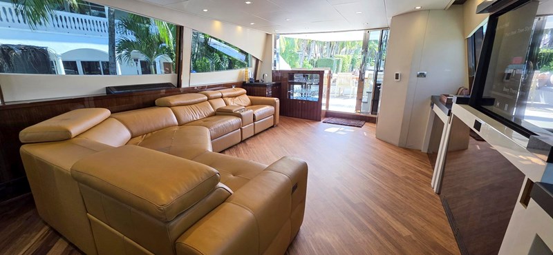 2012 LAZZARA YACHTS LSX 92