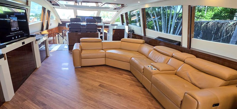 2012 LAZZARA YACHTS LSX 92