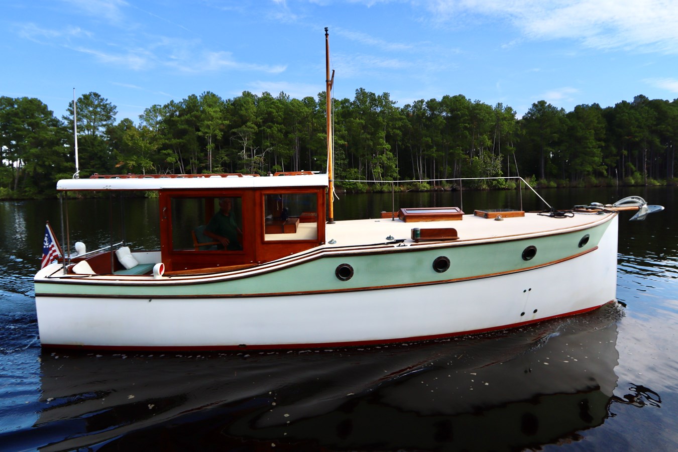1979 FAIRCHILD YACHTS Scout 30 — photograph 3