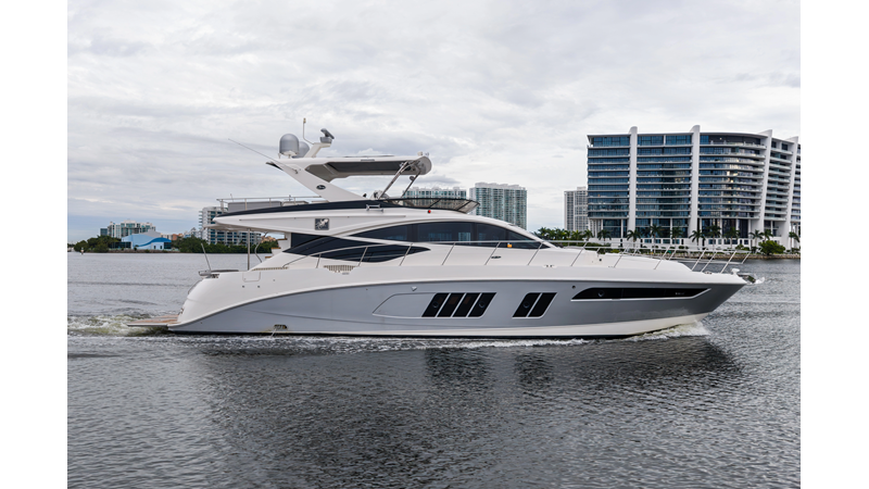 2017 SEA RAY L650 Fly yacht for sale
