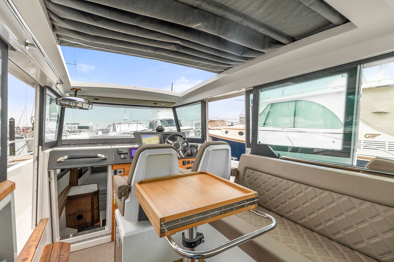 2019 AXOPAR 37 Cabin — photograph 2