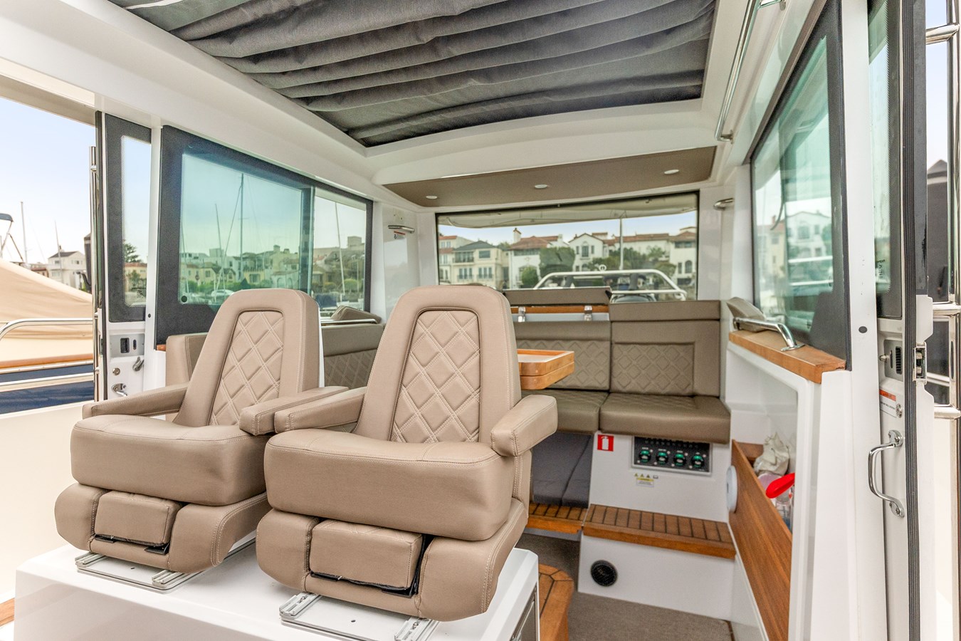 2019 AXOPAR 37 Cabin — photograph 4