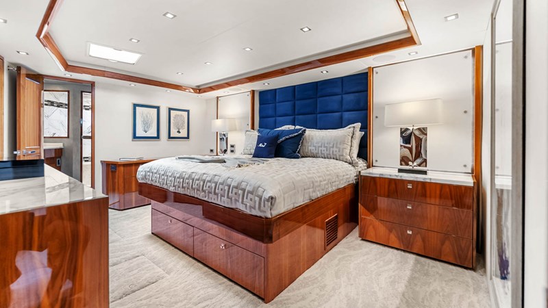 2020 VIKING 62 Convertible