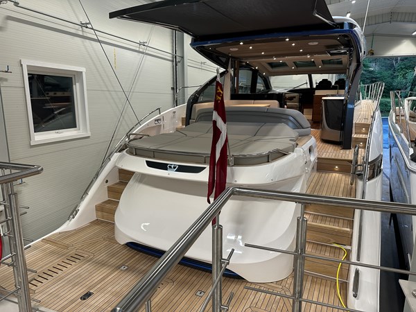 2023 PRINCESS YACHTS V55