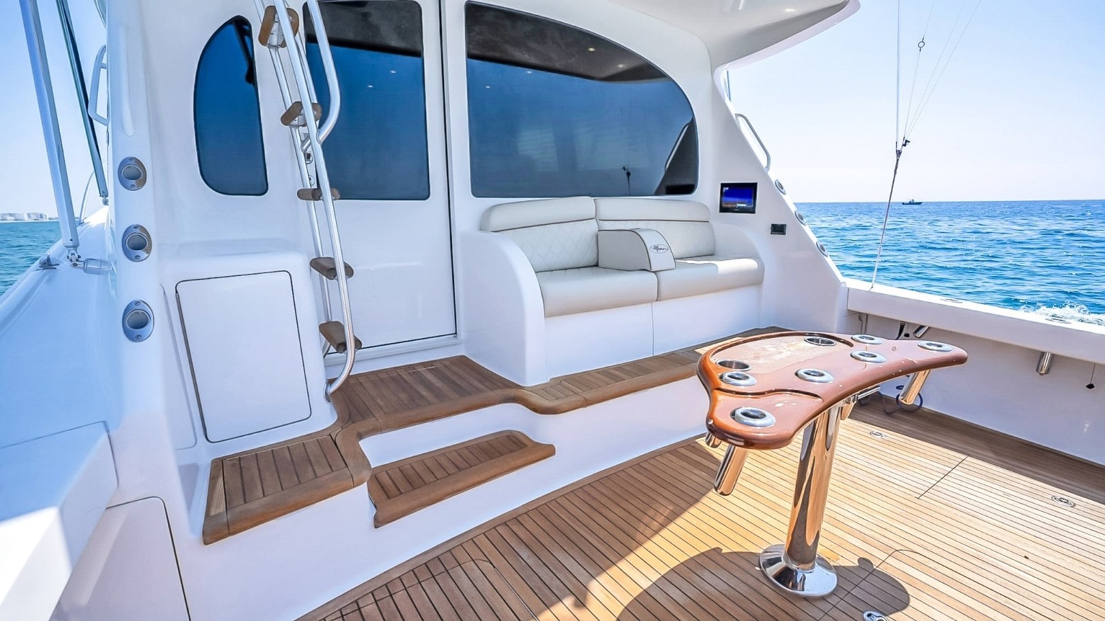 High Impact — 2021 Viking 48 Convertible — fotoğraf 3