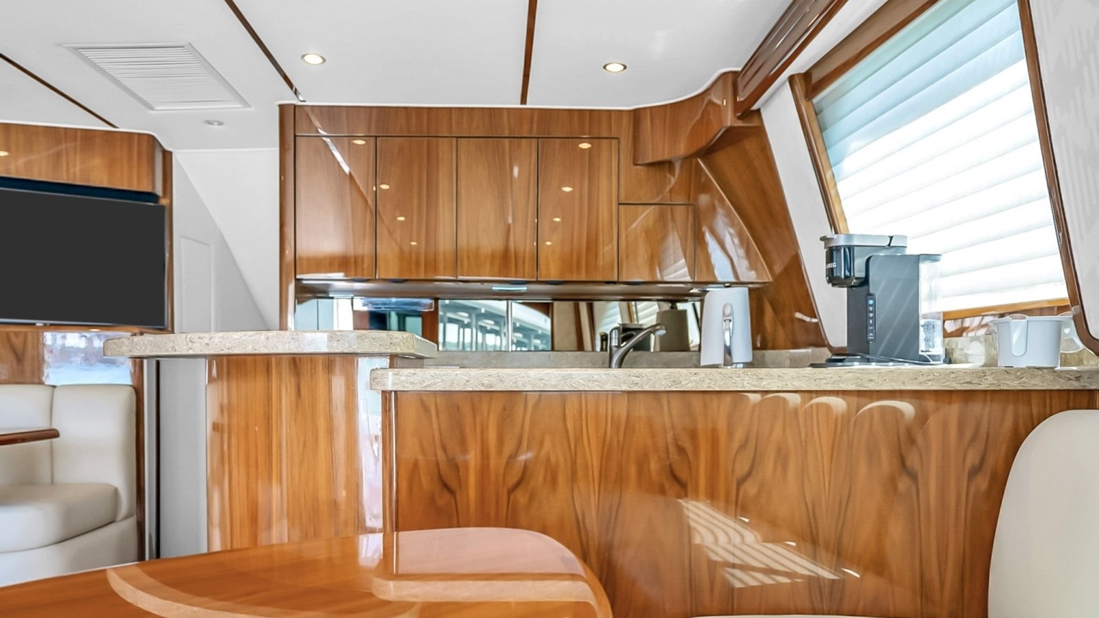 High Impact — 2021 Viking 48 Convertible — fotoğraf 5