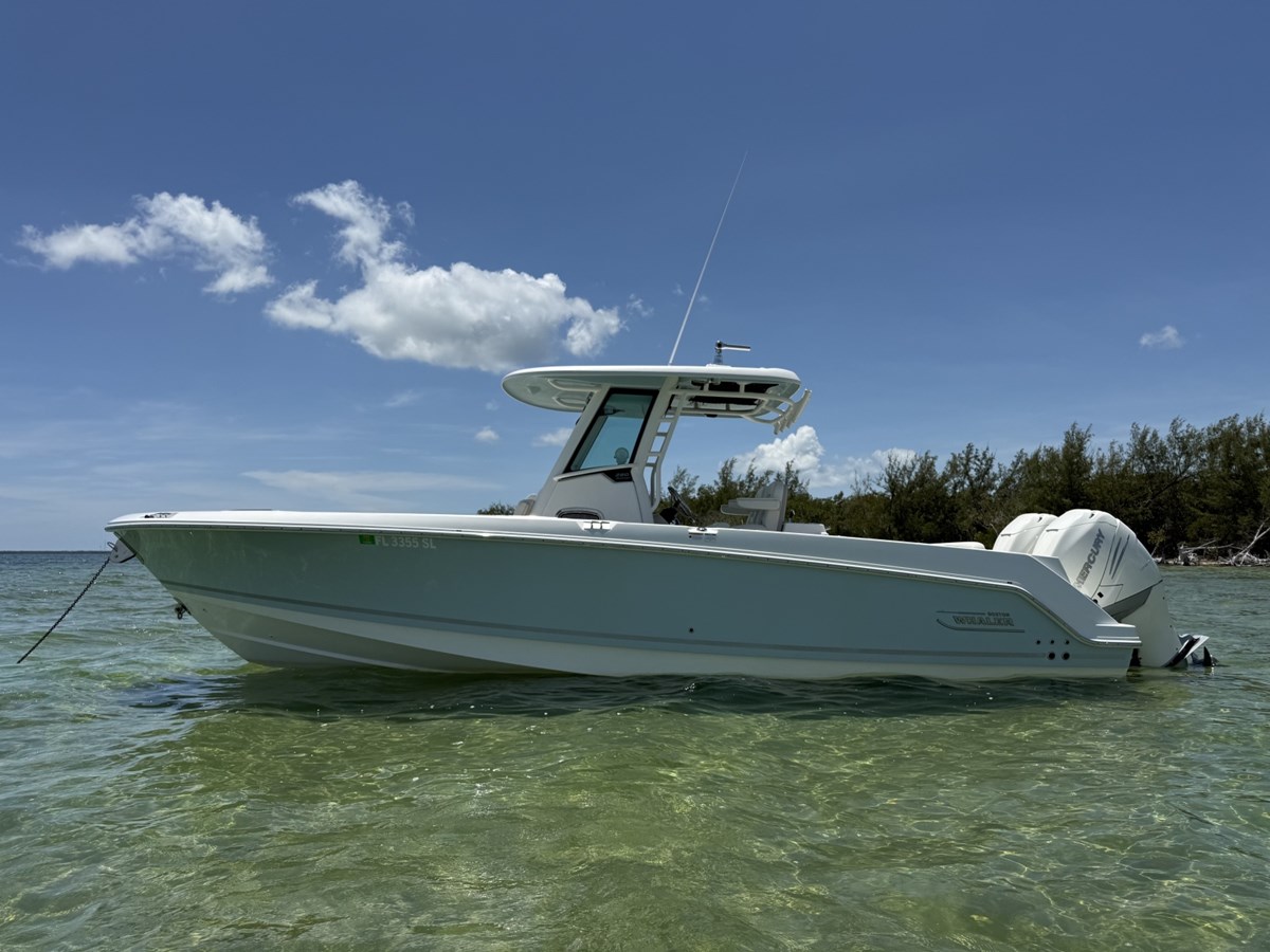 2019 BOSTON WHALER 280 Outrage — photograph 2
