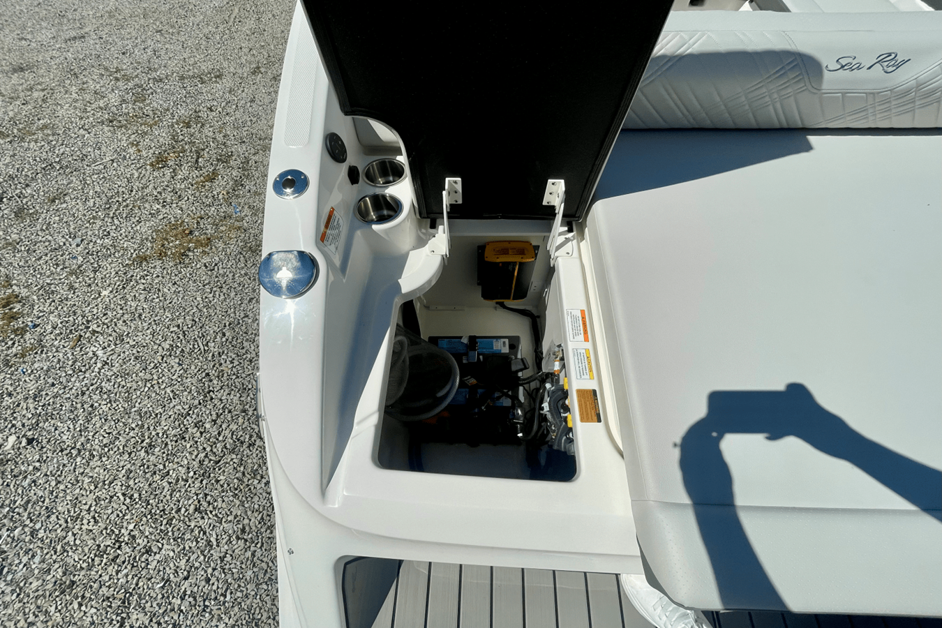 Sea Ray SDX 250 Outboard — 2026 Sea Ray SDX 250 Outboard — photo 5