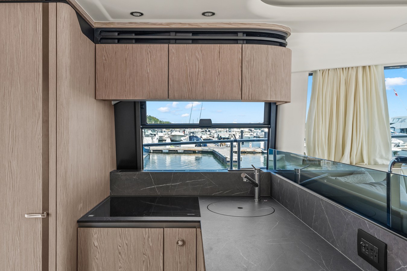 AZIMUT FLY 53, photo 28