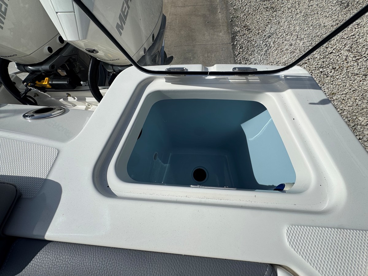 BOSTON WHALER 280 OUTRAGE, photo 10