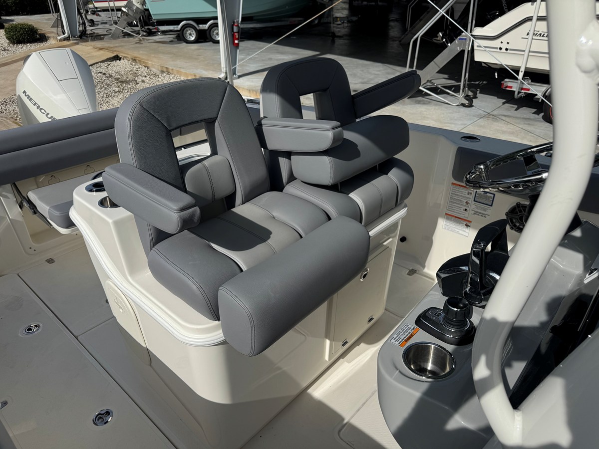 BOSTON WHALER 280 OUTRAGE, photo 12