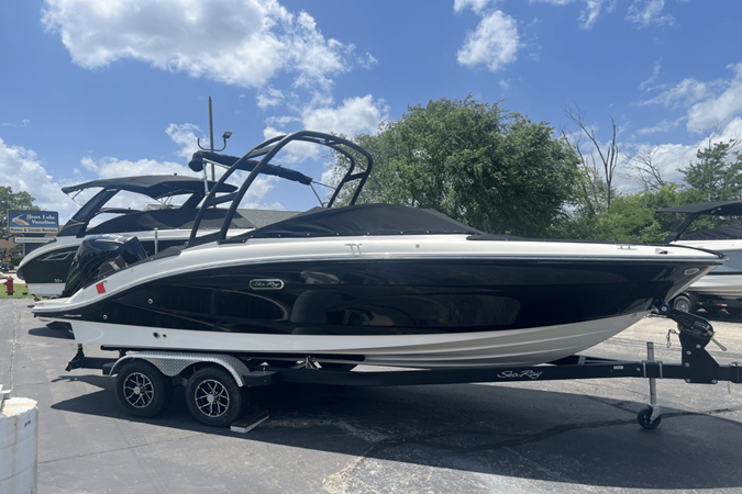 SEA RAY SPX 210 OUTBOARD — 2025 Sea Ray SPX 210 Outboard