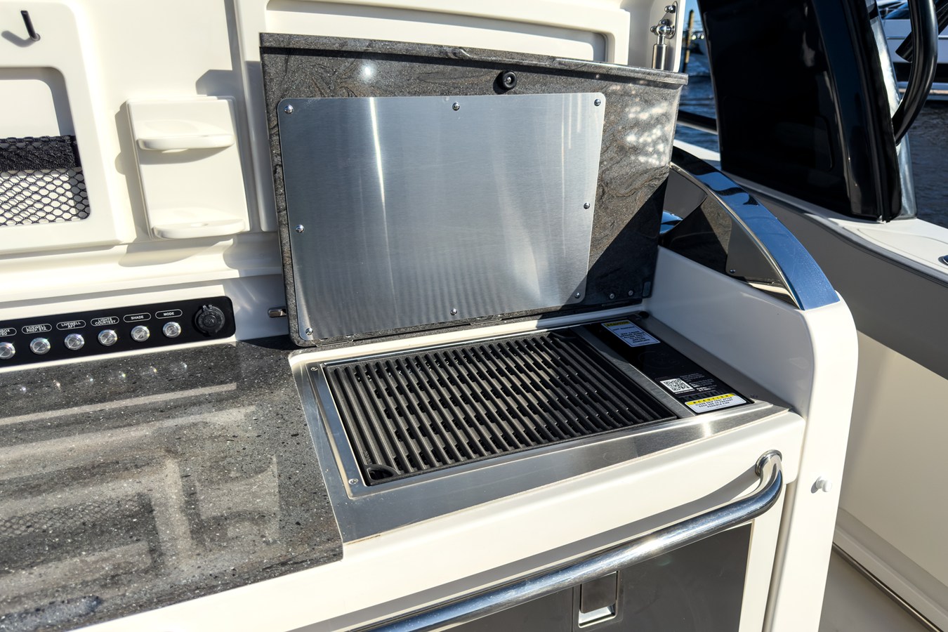 BOSTON WHALER 420 OUTRAGE, photo 10