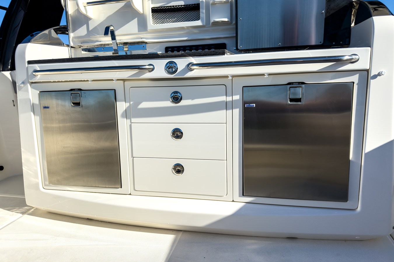 BOSTON WHALER 420 OUTRAGE, photo 12