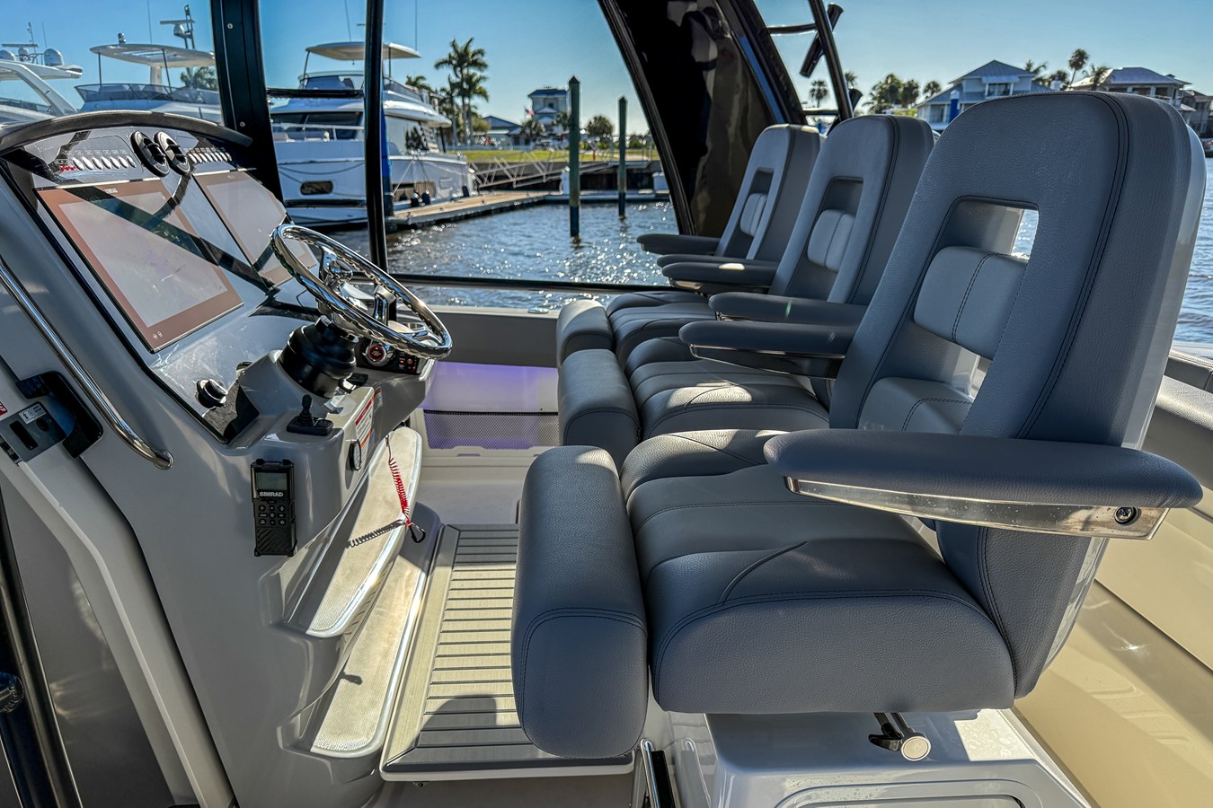 BOSTON WHALER 420 OUTRAGE, photo 14