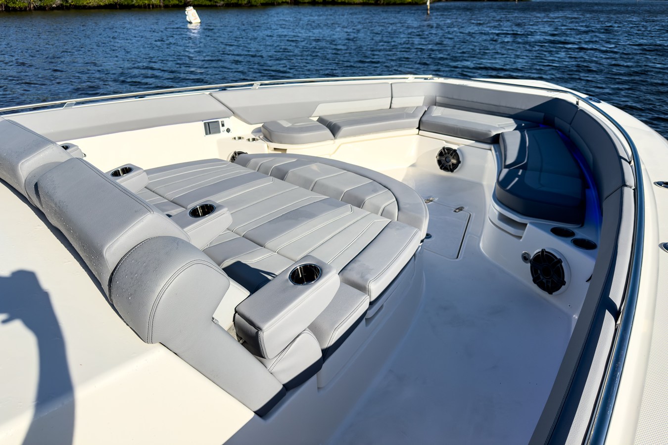 BOSTON WHALER 420 OUTRAGE, photo 31