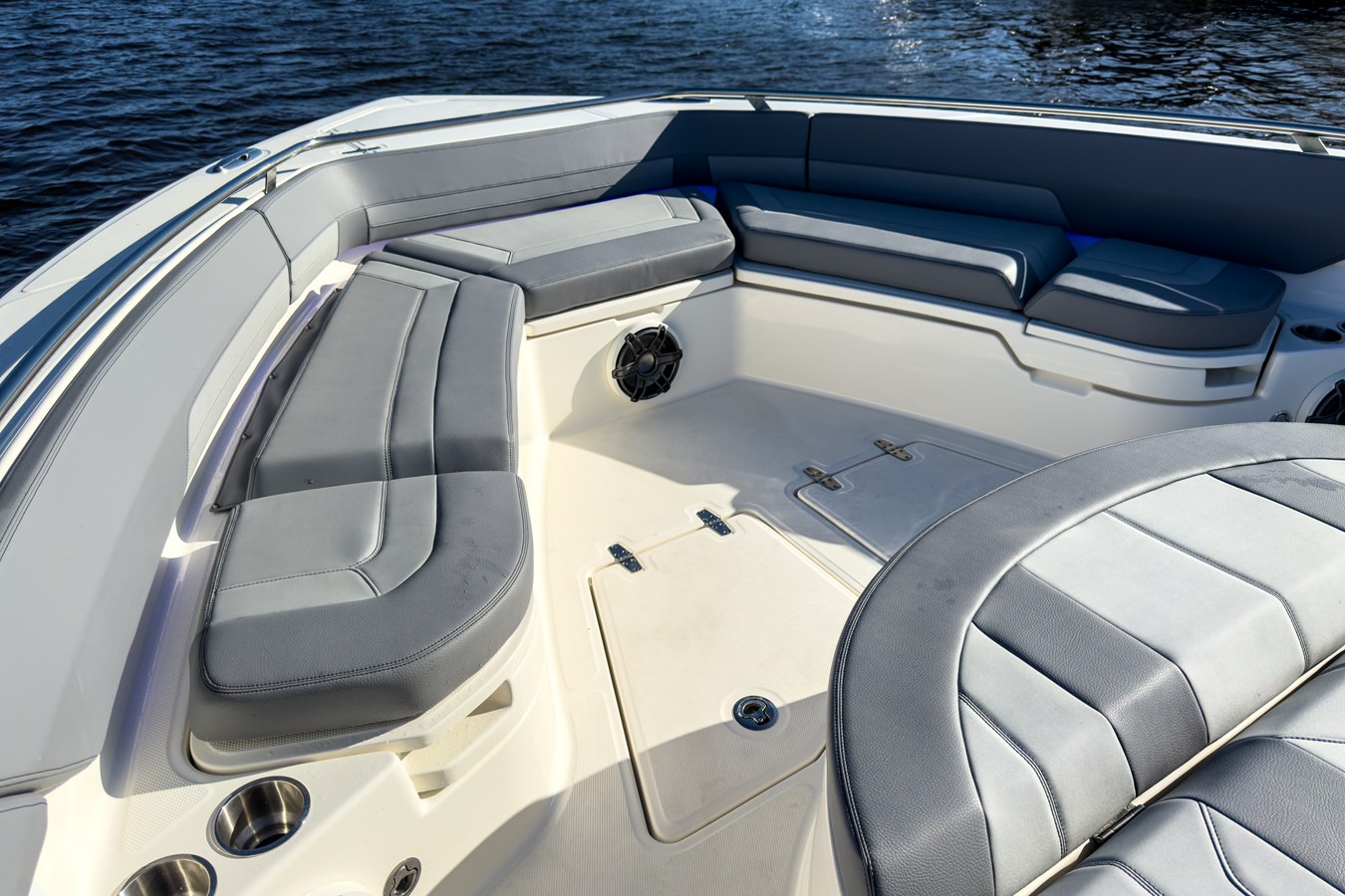 BOSTON WHALER 420 OUTRAGE, photo 34