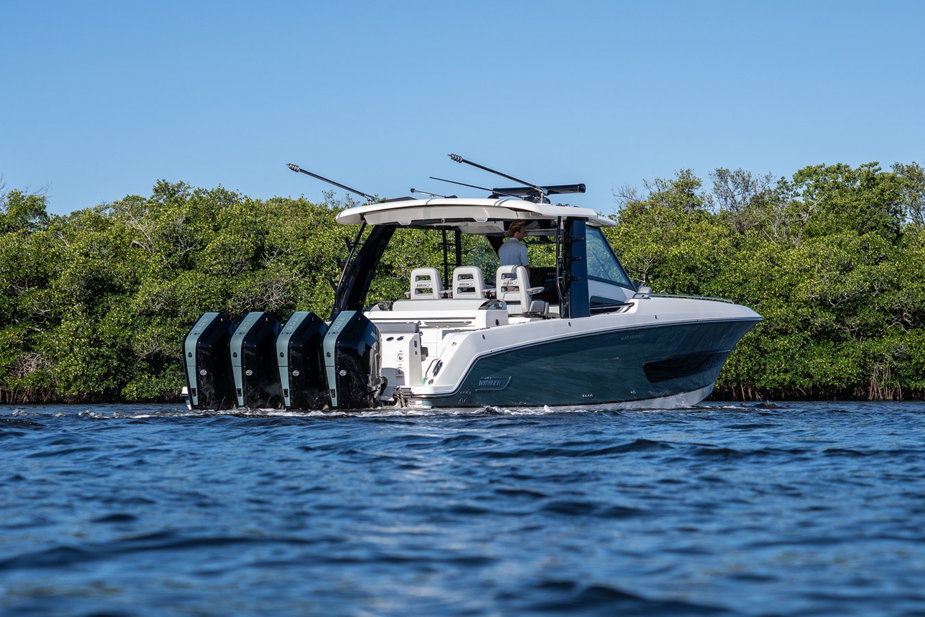 BOSTON WHALER 420 OUTRAGE, photo 46
