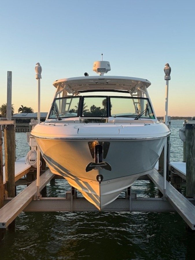 Boston Whaler 320 VANTAGE — 2017 Boston Whaler 320 Vantage — photo 2