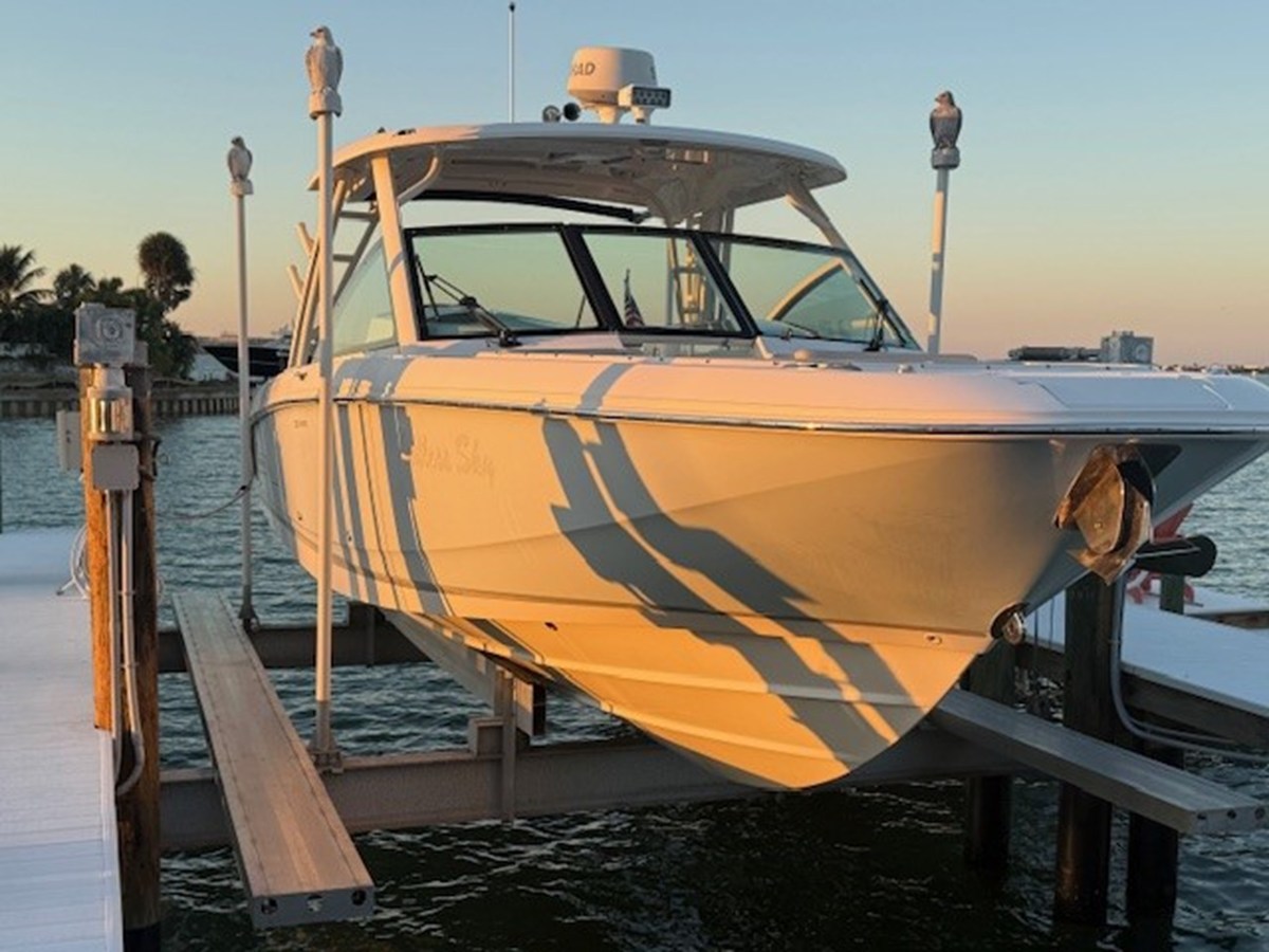 Boston Whaler 320 VANTAGE — 2017 Boston Whaler 320 Vantage — photo 3