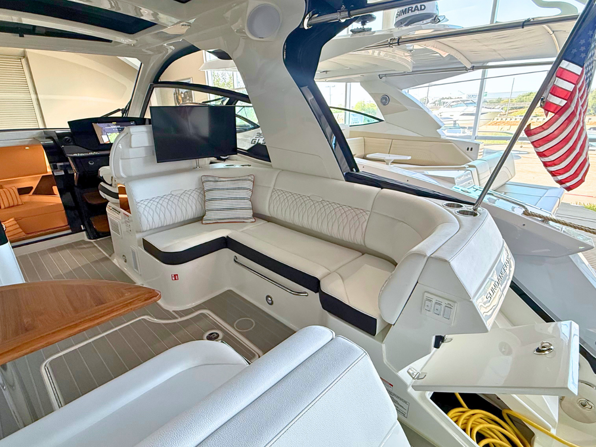 SEA RAY SUNDANCER 370, photo 9