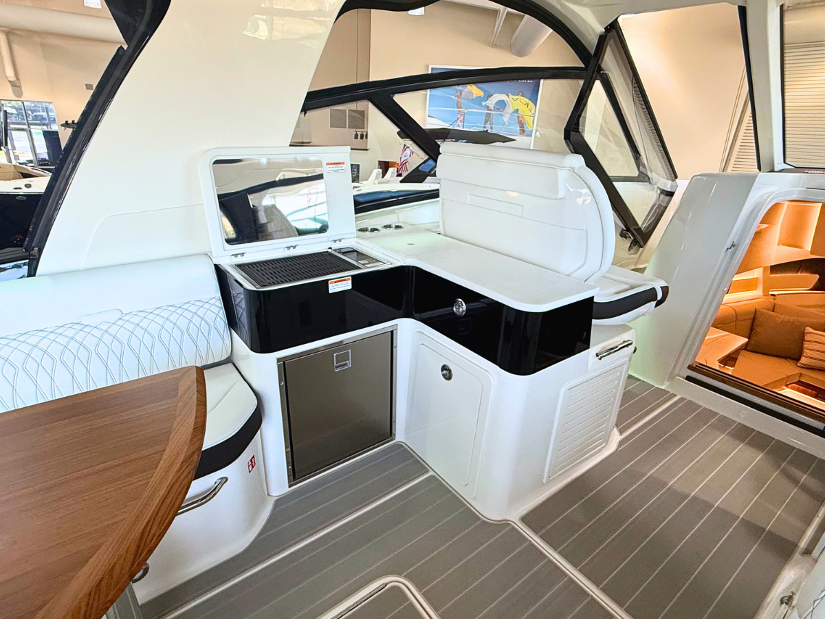 SEA RAY SUNDANCER 370, photo 14