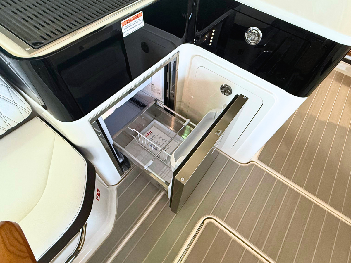 SEA RAY SUNDANCER 370, photo 18
