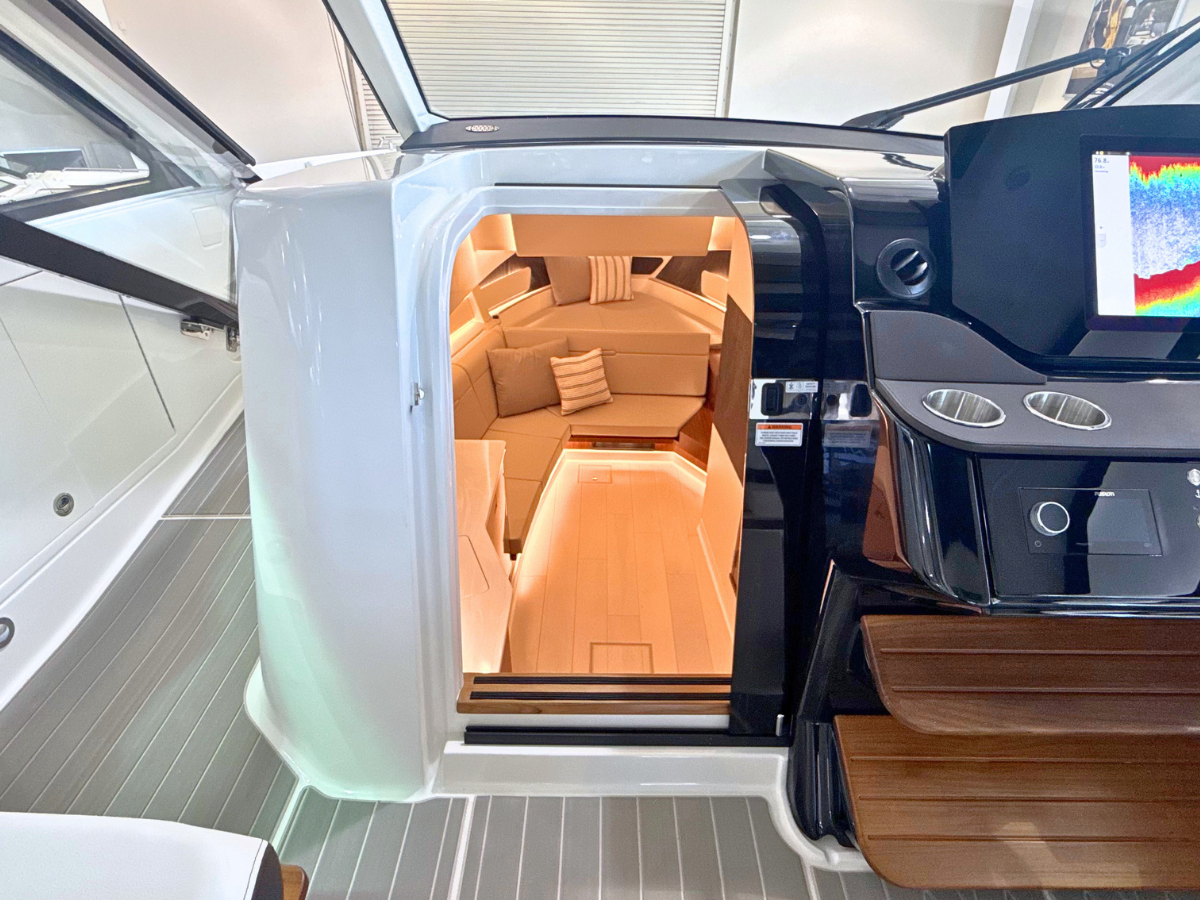 SEA RAY SUNDANCER 370, photo 29