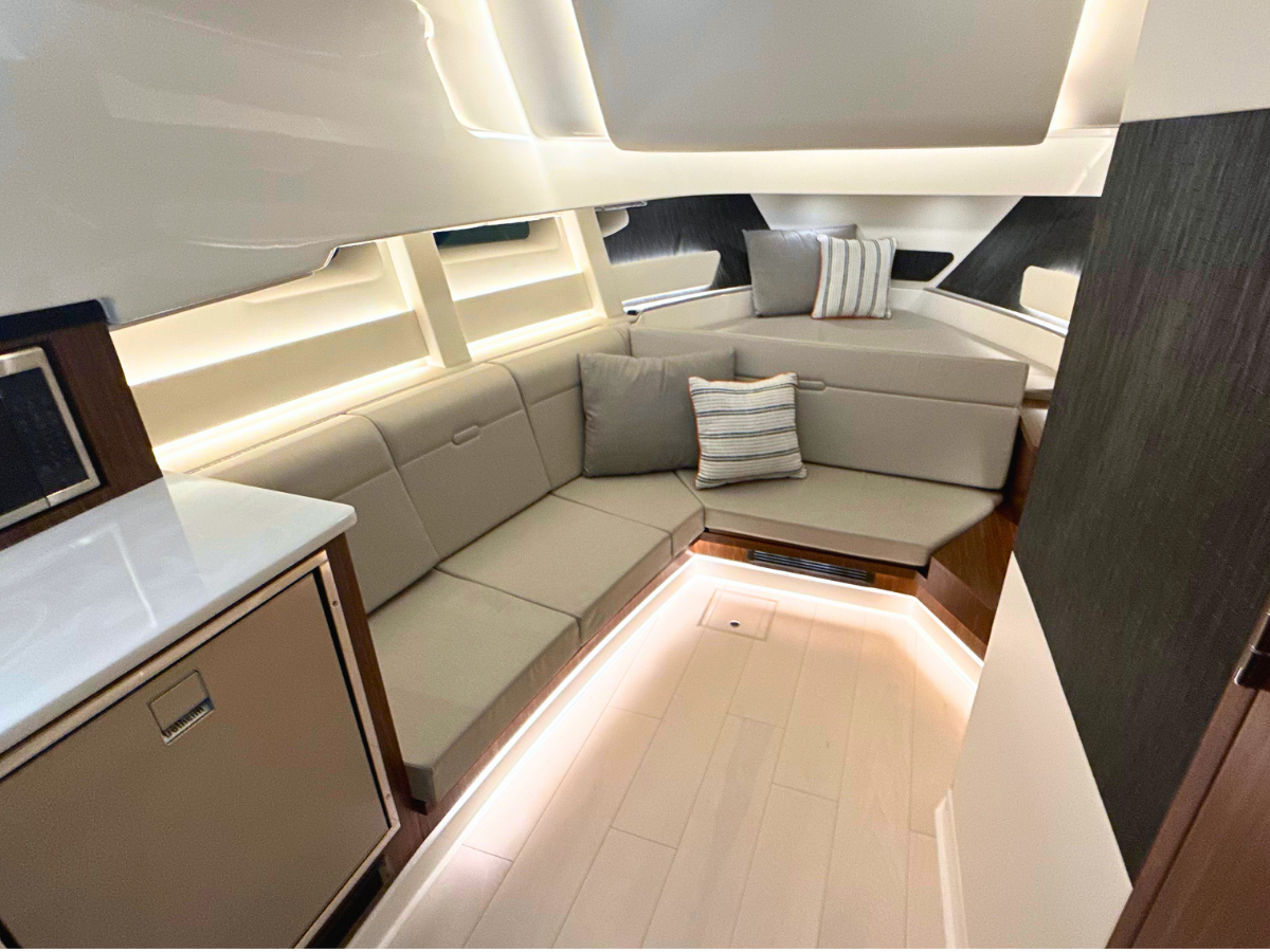 SEA RAY SUNDANCER 370, photo 31