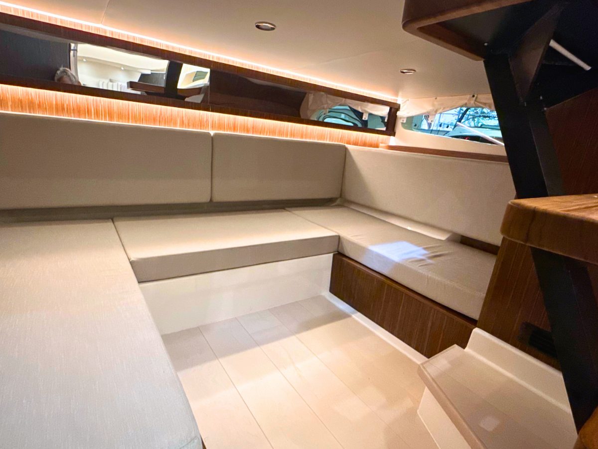 SEA RAY SUNDANCER 370, photo 39