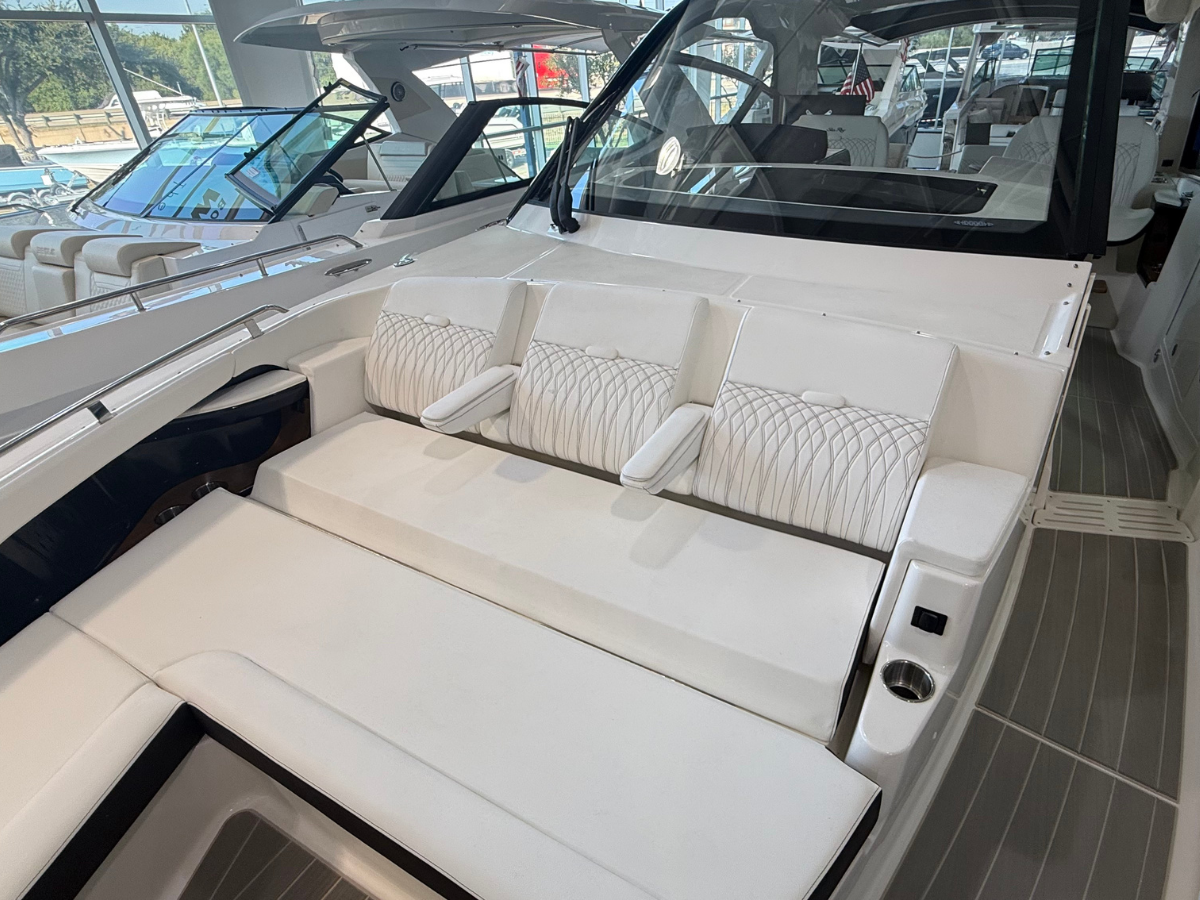 SEA RAY SUNDANCER 370, photo 49