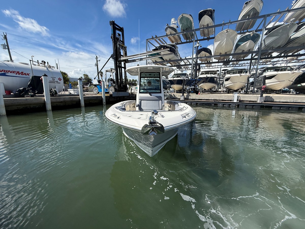 BOSTON WHALER 250 OUTRAGE, photo 2