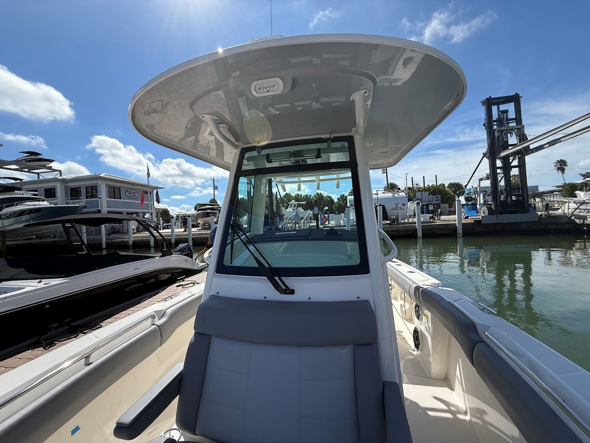 BOSTON WHALER 250 OUTRAGE, photo 9