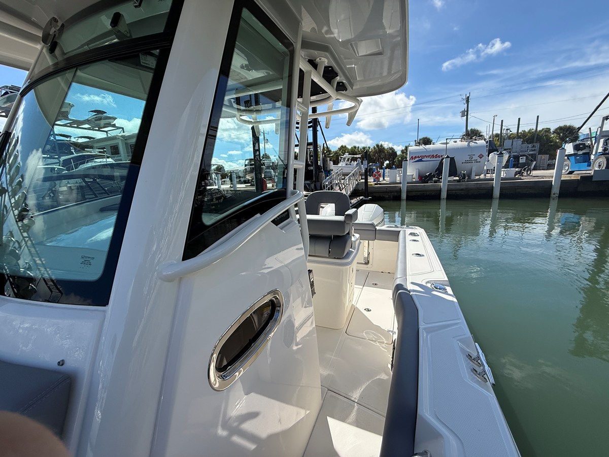 BOSTON WHALER 250 OUTRAGE, photo 10