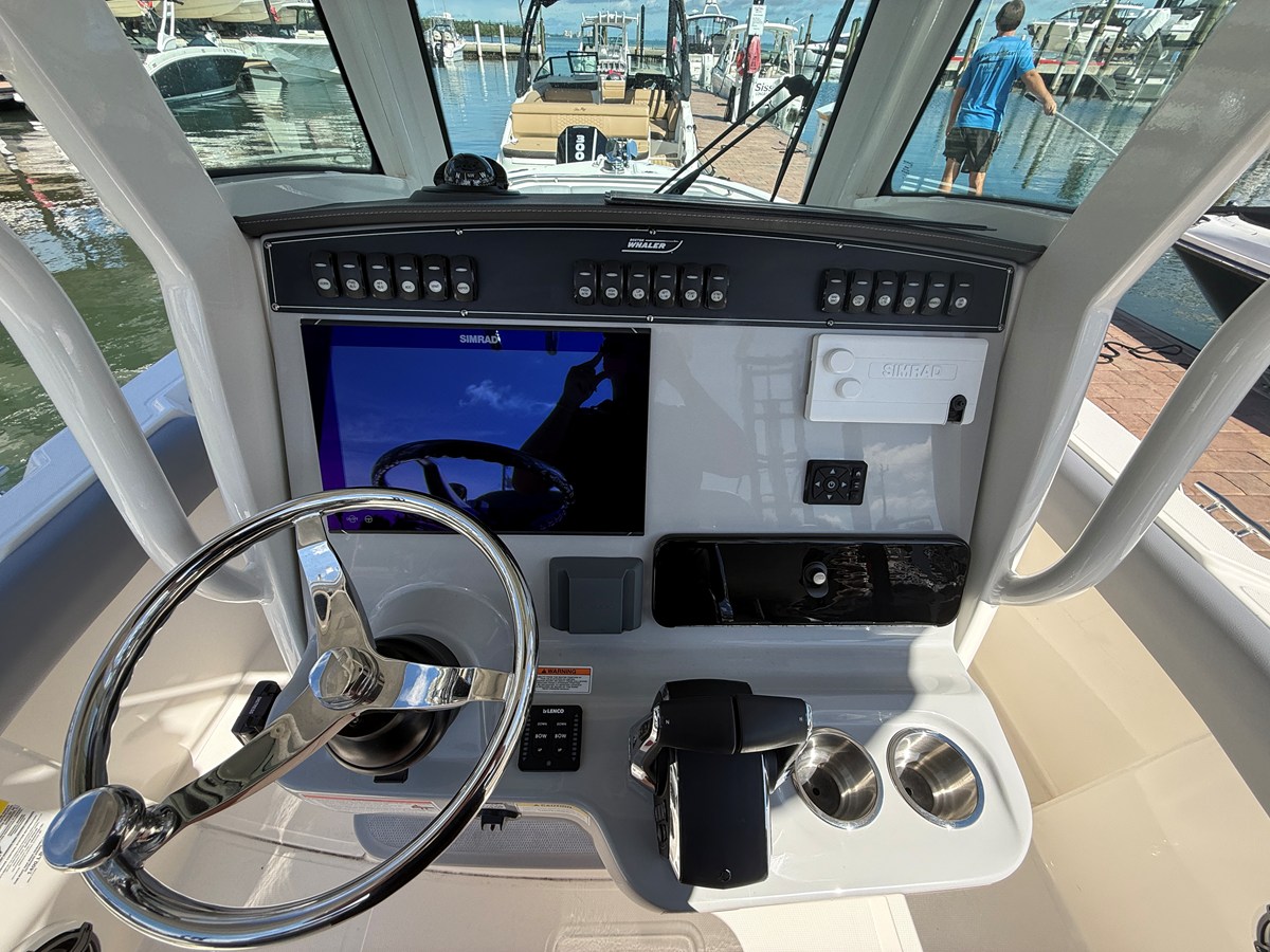 BOSTON WHALER 250 OUTRAGE, photo 13