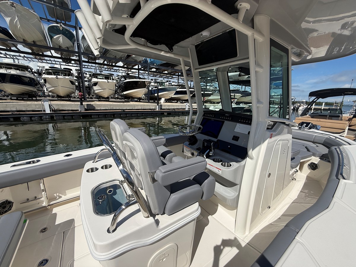 BOSTON WHALER 250 OUTRAGE, photo 31