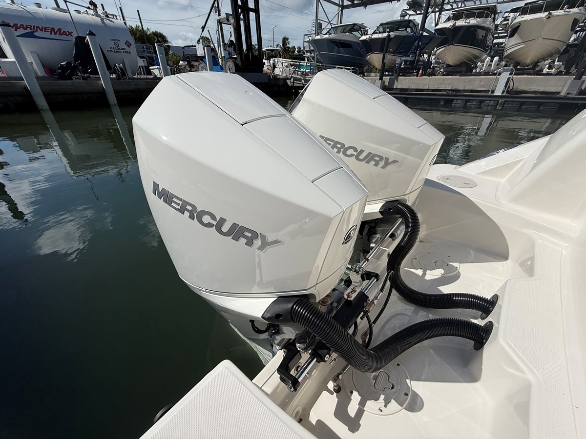 BOSTON WHALER 250 OUTRAGE, photo 34