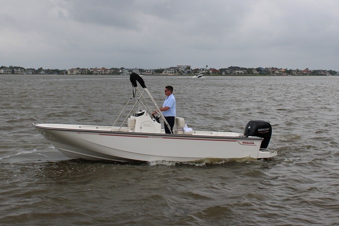 BOSTON WHALER 190 MONTAUK