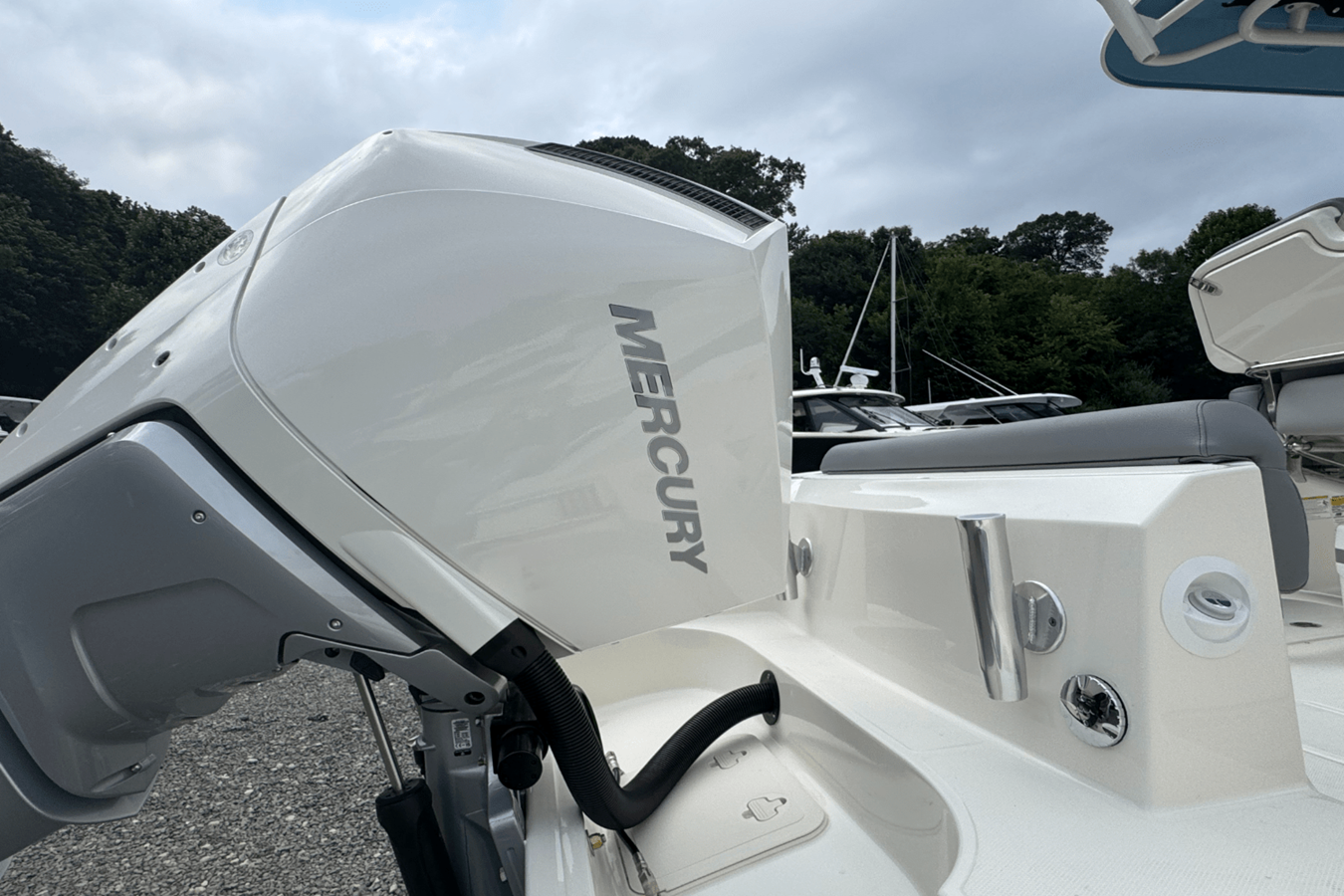 BOSTON WHALER 230 OUTRAGE, photo 6