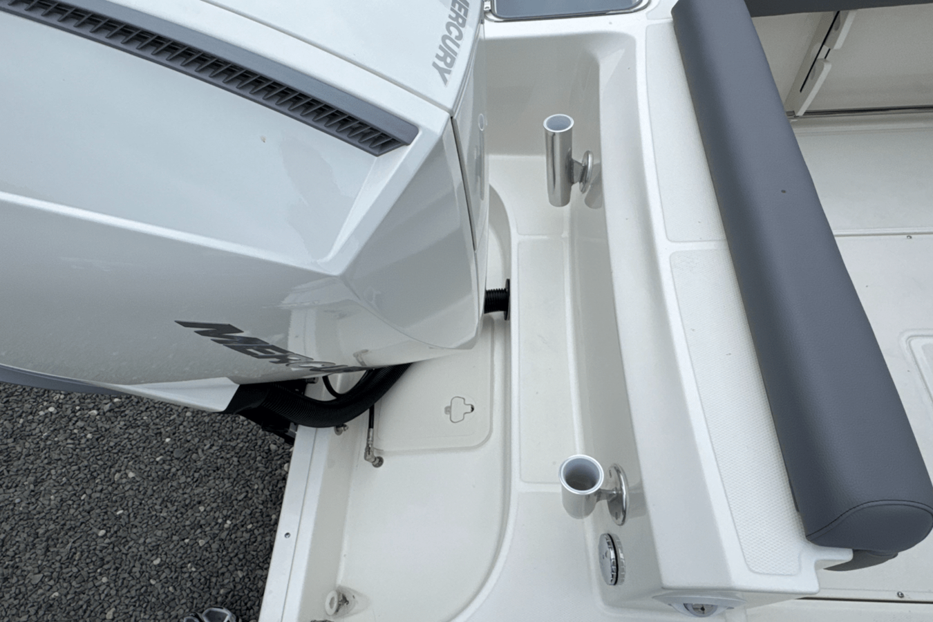 BOSTON WHALER 230 OUTRAGE, photo 7