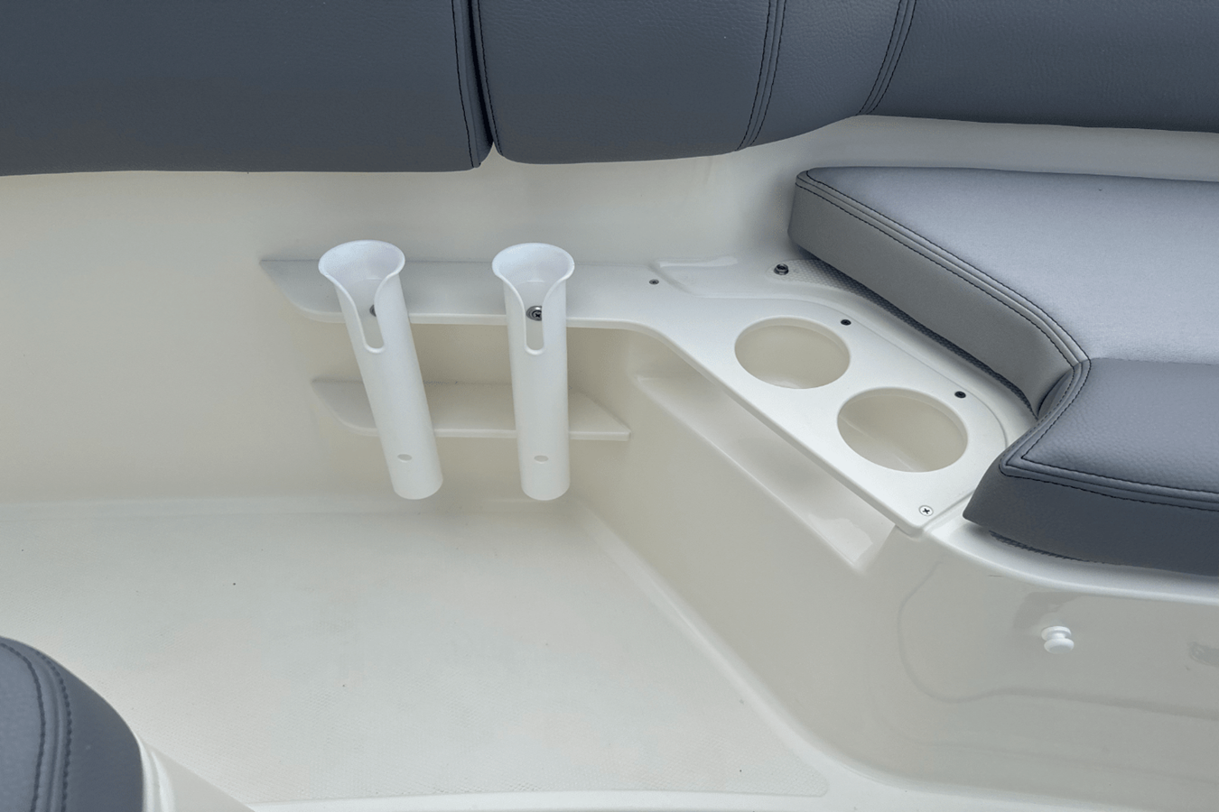 BOSTON WHALER 230 OUTRAGE, photo 15